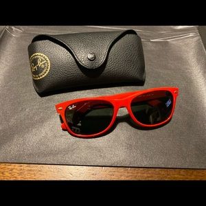 Red Ray-Ban Wayfarer Sunglasses